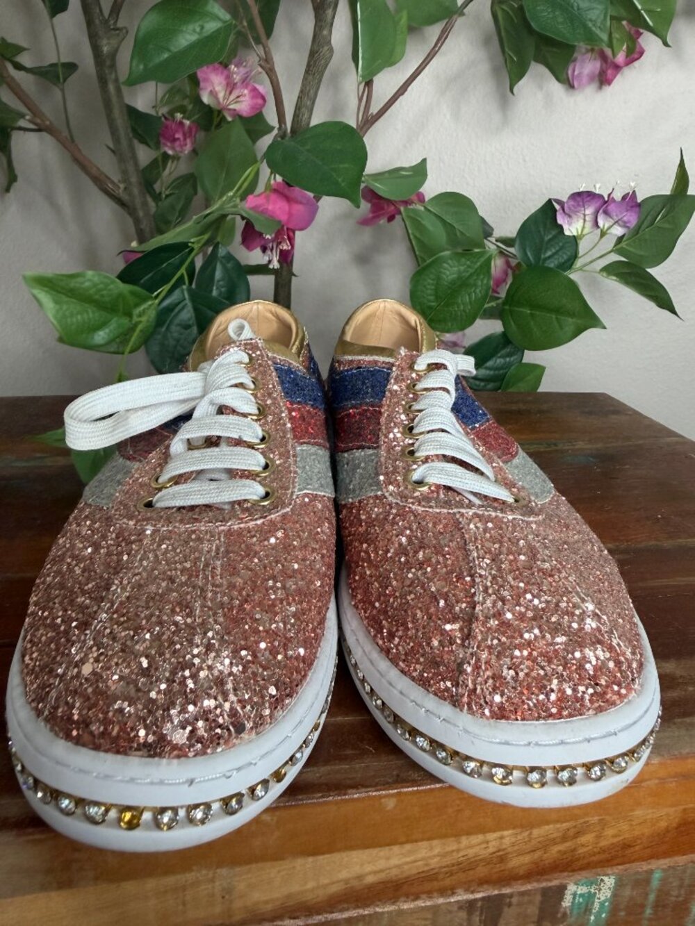 Gucci Falacer Low Top Sneakers featuring glitter, crystal-embellished soul - Picture 4 of 6